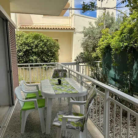 Dimos Nr 2 شقة Likoporiá